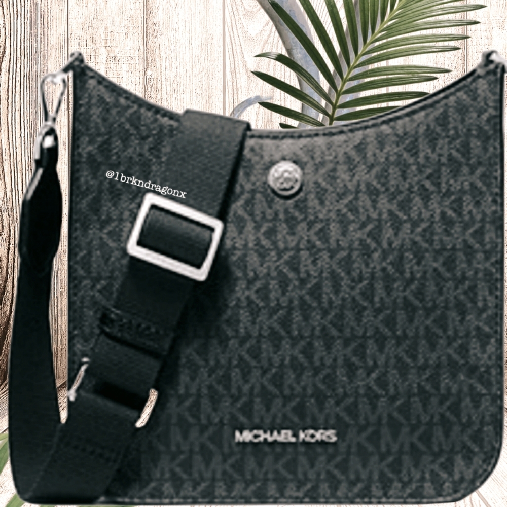 MK NWT MICHAEL KORS MESSENGER SMALL BAG BNWT 💜 pristine condition 💜 - Picture 8 of 15